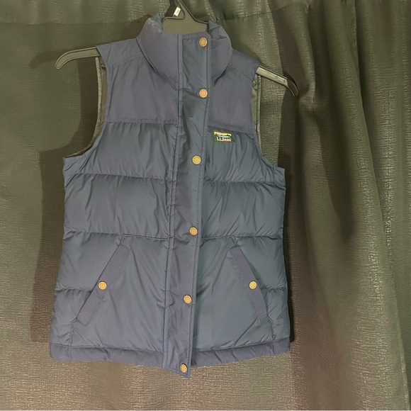 L.L. Bean Down Puffer Vest Women XXS Navy Blue Full Zip And Buttons - Picture 1 of 7